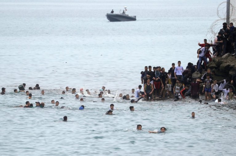 المغرب يمسك بالميدان.. محاولات السباحة نحو سبتة المحلتة تفقد فعاليتها