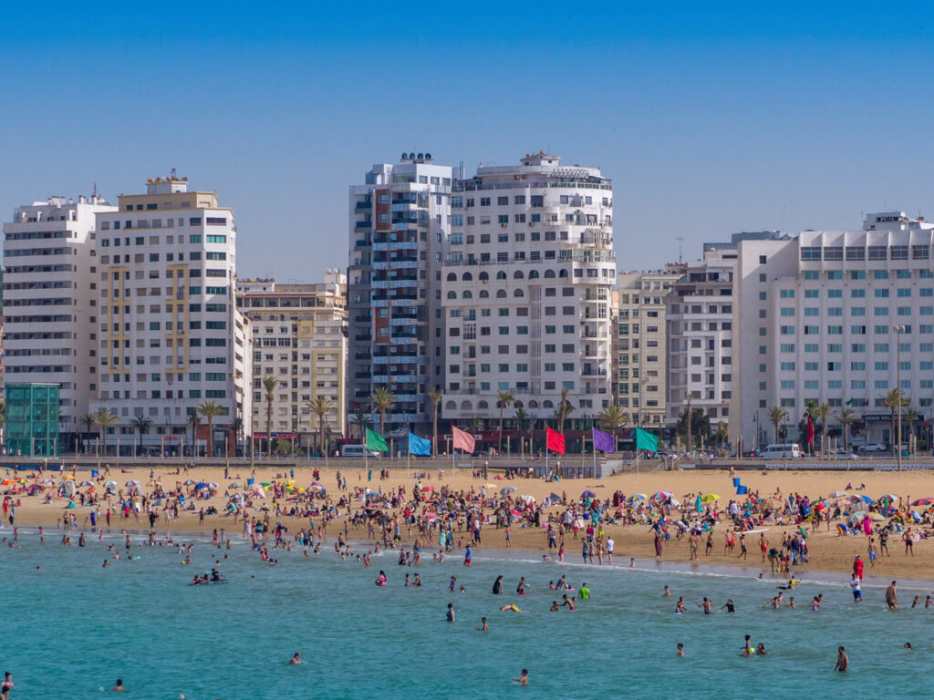 موجة حر تزحف على شمال المغرب وتلهب وزان بمستويات تفوق 44 درجة