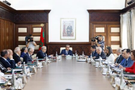 مجلس الحكومة يصادق على مشروع مرسوم بتحدید شروط وكیفیات تقیید العقود في السجل الوطني للسینما والتشطیب علیھا