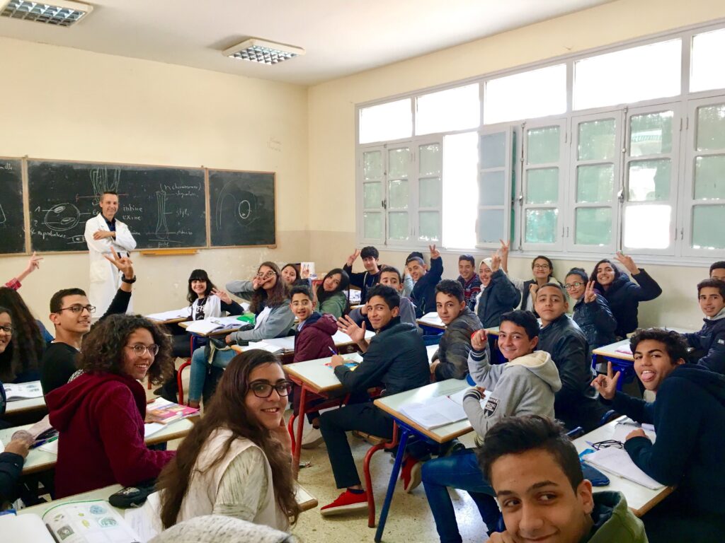 جهة طنجة تسعى لإنقاذ أزيد من 6500 تلميذة وتلميذ من الهدر المدرسي