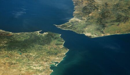 صعوبات تقنية ومالية تؤجل الشروع في إنجاز نفق طنجة – طريفة إلى أفق 2040