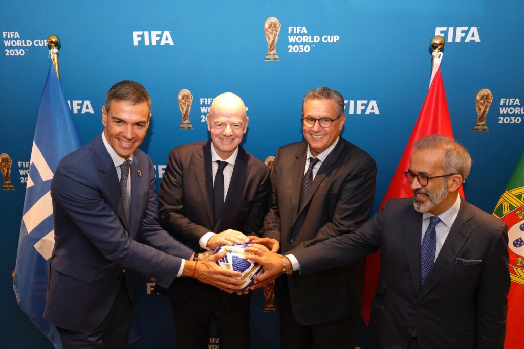 أخنوش يشارك بنيويورك في اجتماع للفيفا بشأن التحضيرات لكأس العالم 2030