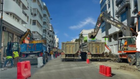 طنجة تتهيأ لاستئناف تأهيل شوارعها وفضاءاتها بعد توقف تقني خلال الصيف