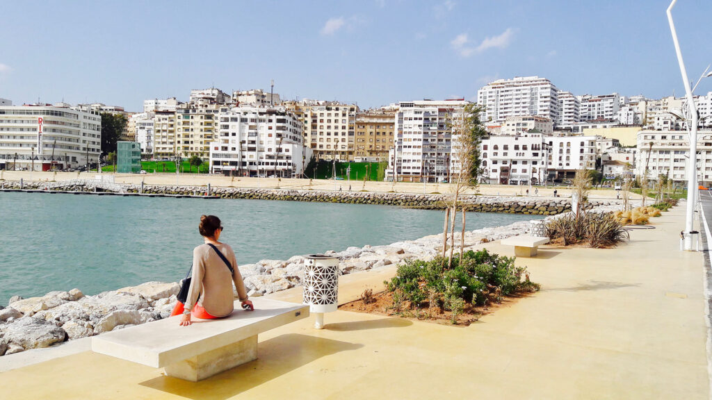ميناء طنجة يبحث في تجربة برشلونة عن وصفة للمصالحة مع محيطه المجالي