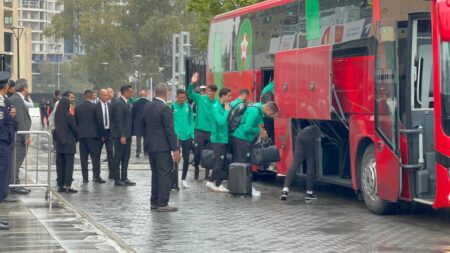 المنتخب المغربي يصل إلى طنجة عبر قطار البراق استعدادا لمواجهة الموزمبيق
