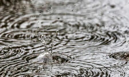 تصل لـ 120 ملم.. نشرة إنذارية من مستوى الأحمر تحذر من أمطار قوية بعدد من المناطق