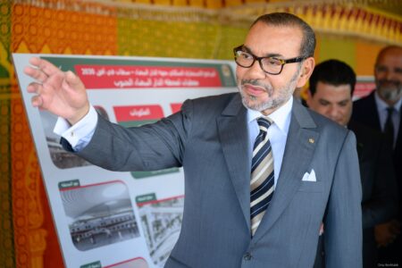 الملك محمد السادس يخلد لفترة راحة طبية إثر “تشنج عضلي” عابر