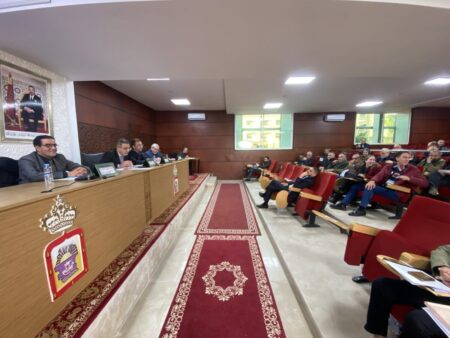 دورة يناير تكرس “ضجيج السياسة” على حساب الأرقام في مقاطعات طنجة