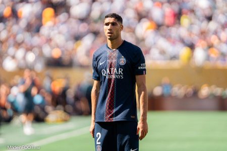 جماهير باريس تساند حكيمي في ليلة اوروبية واللاعب يرد برسالة امتنان