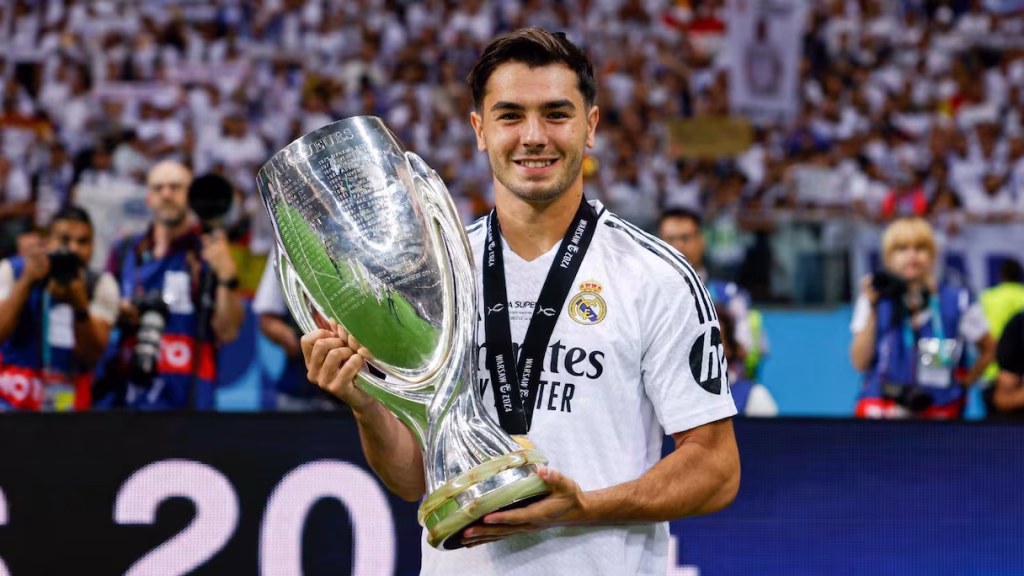 ازمة مالية تهز ريال مدريد.. ودياز على رأس قائمة الراحلين