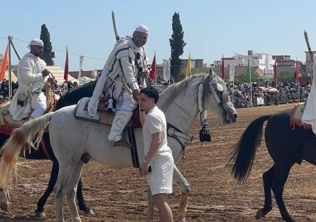 عثمان معما يدعم والده في عرس التبوريدة بتيفلت