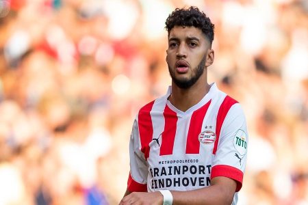الصيباري يقود أيندهوفن لانتصار مثير ويقربه من لقب الدوري الهولندي
