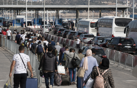 حركة العبور ترتفع بباب سبتة وتضع الانسيابية أمام امتحان الصيف مبكرا