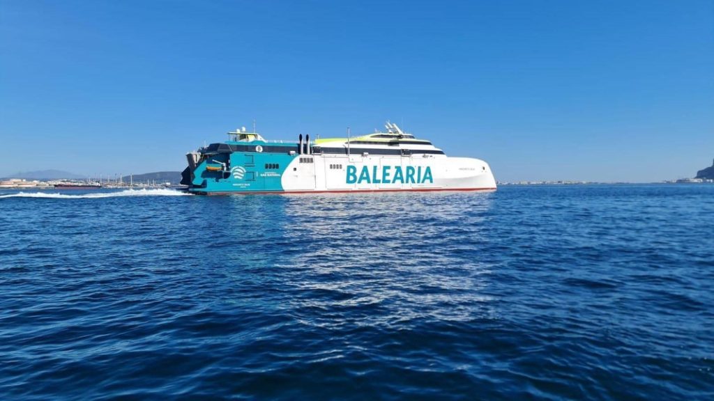 العودة إلى توقيت غرينتش تغير حسابات التنقل البحري بين طنجة وطريفة