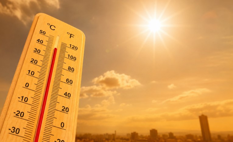 موجة حر تضرب عددا من مناطق المغرب ودرجات الحرارة تصل إلى 47 درجة