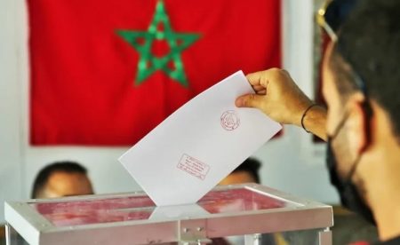 الحكومة تدعو الإدارات والقطاع الخاص إلى تسهيل تصويت الموظفين يوم 23 شتنبر