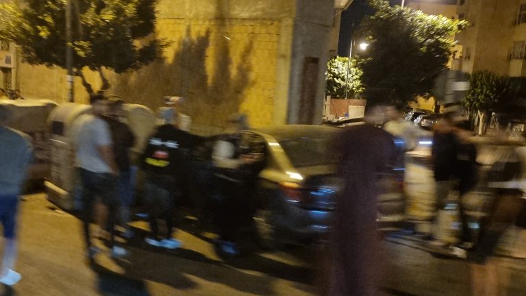 تكرار حوادث السير بشارع أهلا يجدد دعوات تثبيت مخفضات السرعة وإعادة الحاجز الأخضر
