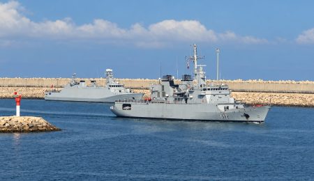 فرقاطة مغربية قبالة سبتة المحتلة تدفع مدريد إلى تعبئة أسطولها الحربي
