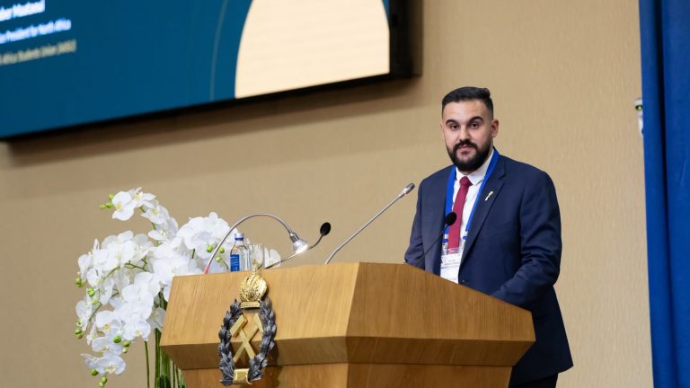 جابر المعطاوي.. “سفير” طنجة الشاب الذي حمل طموحات إفريقيا إلى طاولة الروس