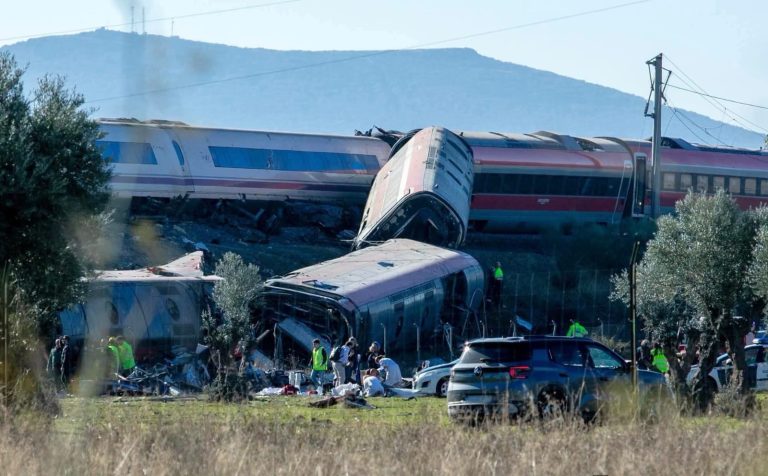 المغرب يعلن عدم تسجيل ضحايا من رعاياه ويحدث خلية أزمة